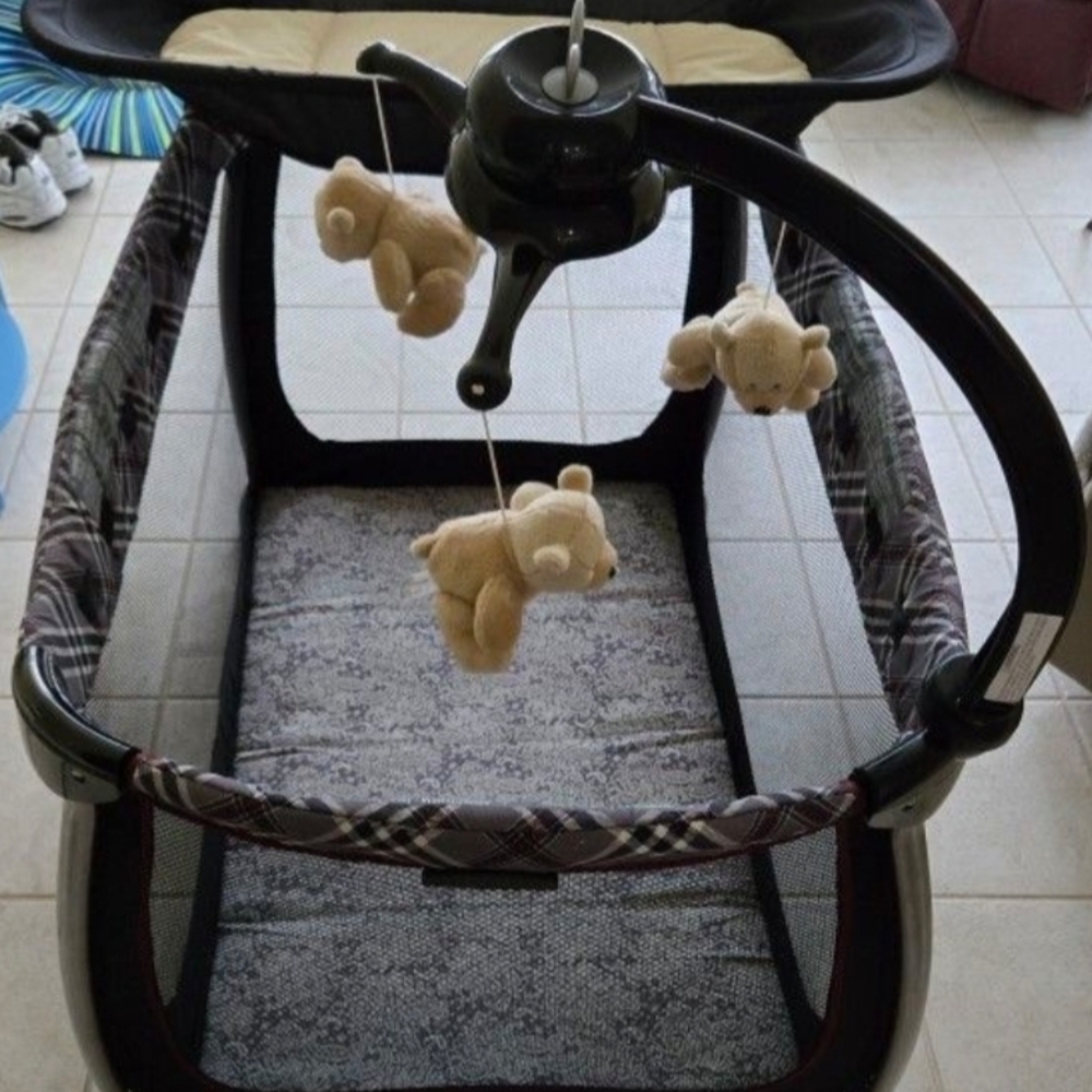 Charming Eddie Bauer Bear Mobile Pack n Play with Changing Table